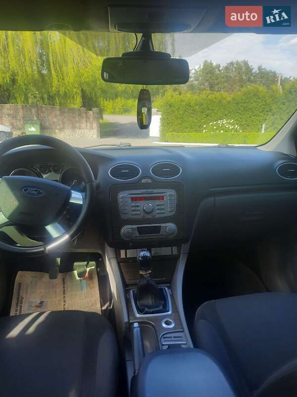 Хэтчбек Ford Focus 2009 в Волочиске