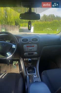 Хэтчбек Ford Focus 2009 в 