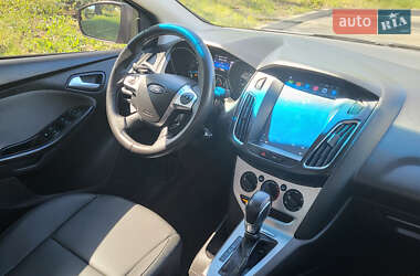 Седан Ford Focus 2013 в 