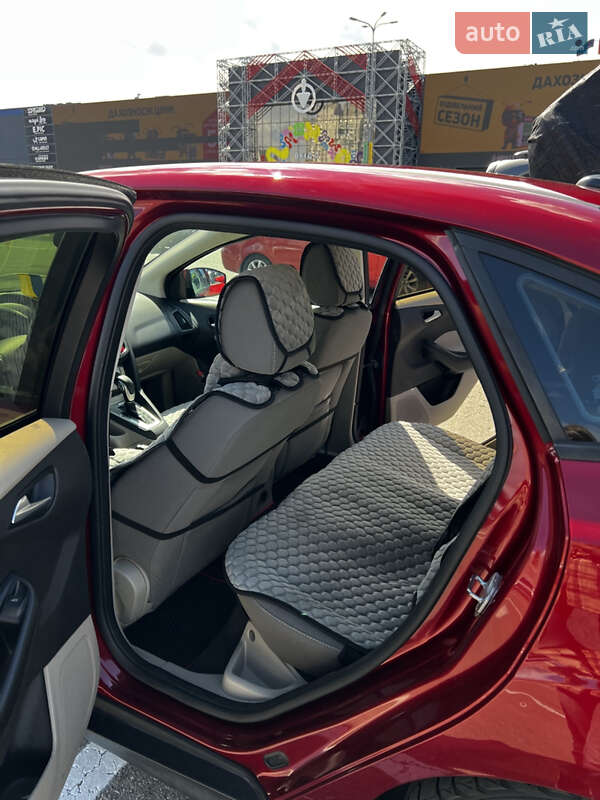 Седан Ford Focus 2014 в Киеве фото 9 Седан Ford Focus 2014 в Киеве