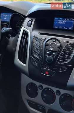 Седан Ford Focus 2013 в 