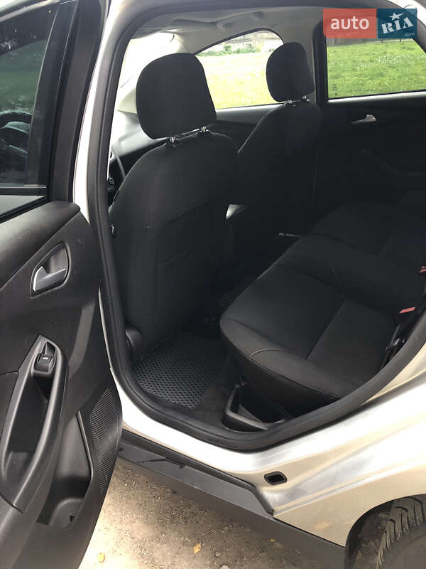 Хэтчбек Ford Focus 2015 в Дрогобыче фото 9 Хэтчбек Ford Focus 2015 в Дрогобыче