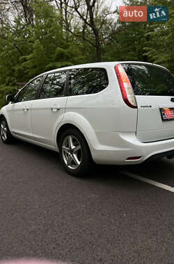 Универсал Ford Focus 2010 в 