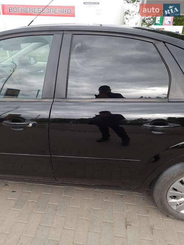 Хэтчбек Ford Focus 2007 в Вашковцах