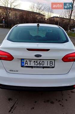 Седан Ford Focus 2016 в 