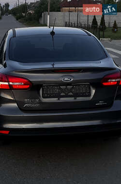 Седан Ford Focus 2015 в 