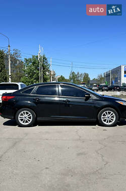 Седан Ford Focus 2015 в 