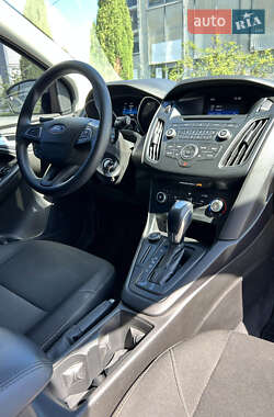 Седан Ford Focus 2015 в 