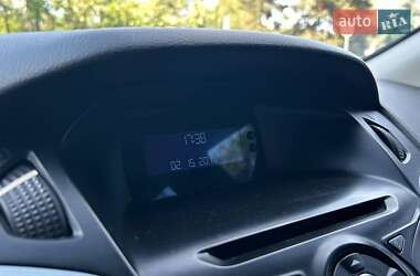 Хэтчбек Ford Focus 2011 в 
