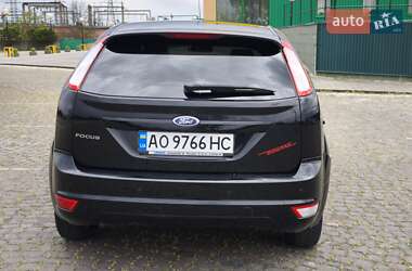 Хэтчбек Ford Focus 2011 в Мукачево