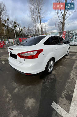 Седан Ford Focus 2013 в 