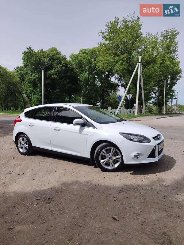 Хетчбек Ford Focus 2013 в 
