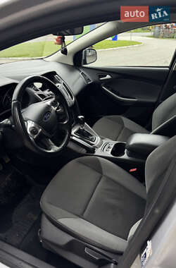 Хетчбек Ford Focus 2011 в 