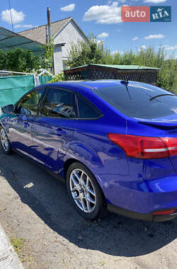 Седан Ford Focus 2015 в 