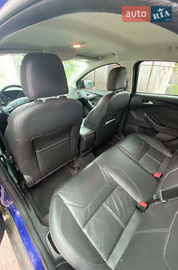 Седан Ford Focus 2015 в 