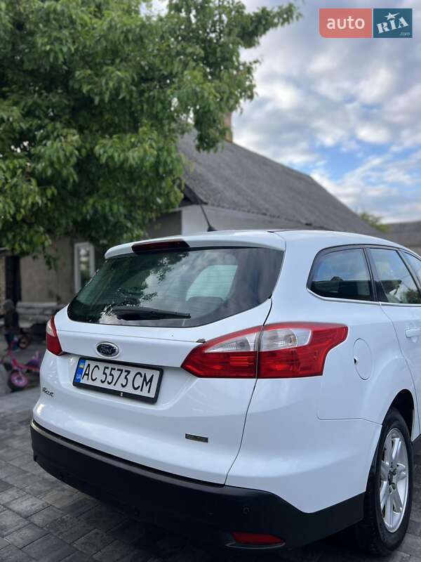 Универсал Ford Focus 2012 в Дерно
