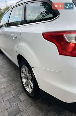 Универсал Ford Focus 2012 в Дерно