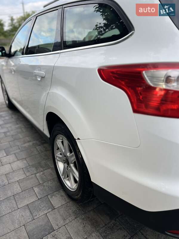 Универсал Ford Focus 2012 в Дерно
