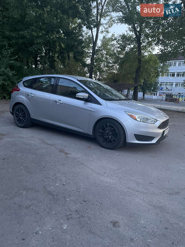 Хетчбек Ford Focus 2015 в 