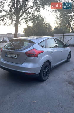 Хетчбек Ford Focus 2015 в 
