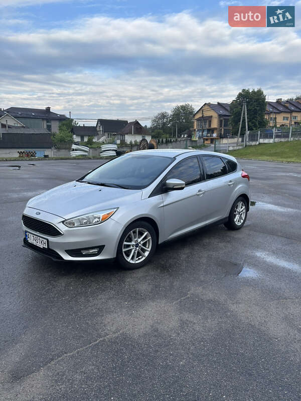 Хэтчбек Ford Focus 2015 в 