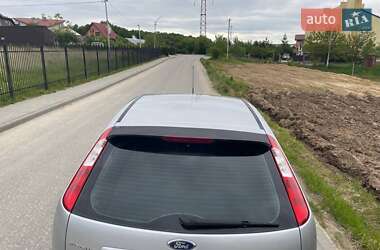 Хэтчбек Ford Focus 2006 в 