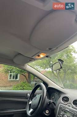 Хэтчбек Ford Focus 2006 в 