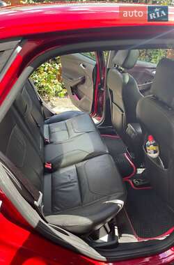 Седан Ford Focus 2015 в 