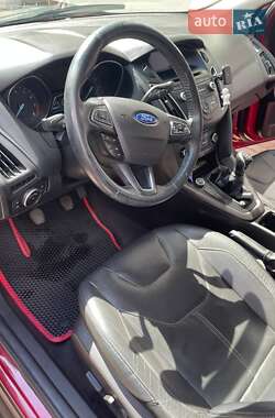 Седан Ford Focus 2015 в 