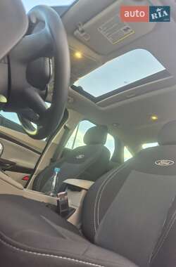Седан Ford Focus 2015 в 