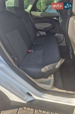 Седан Ford Focus 2015 в 