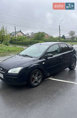 Хэтчбек Ford Focus 2005 в 