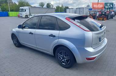 Хэтчбек Ford Focus 2011 в 