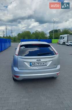 Хэтчбек Ford Focus 2011 в 