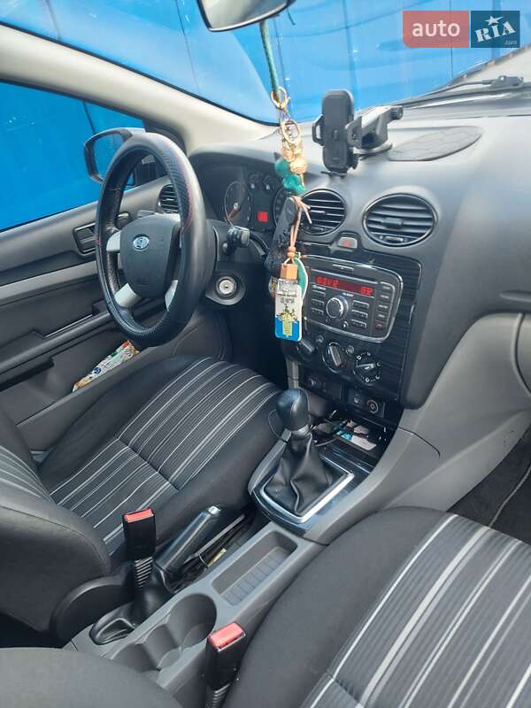 Хэтчбек Ford Focus 2011 в Виннице