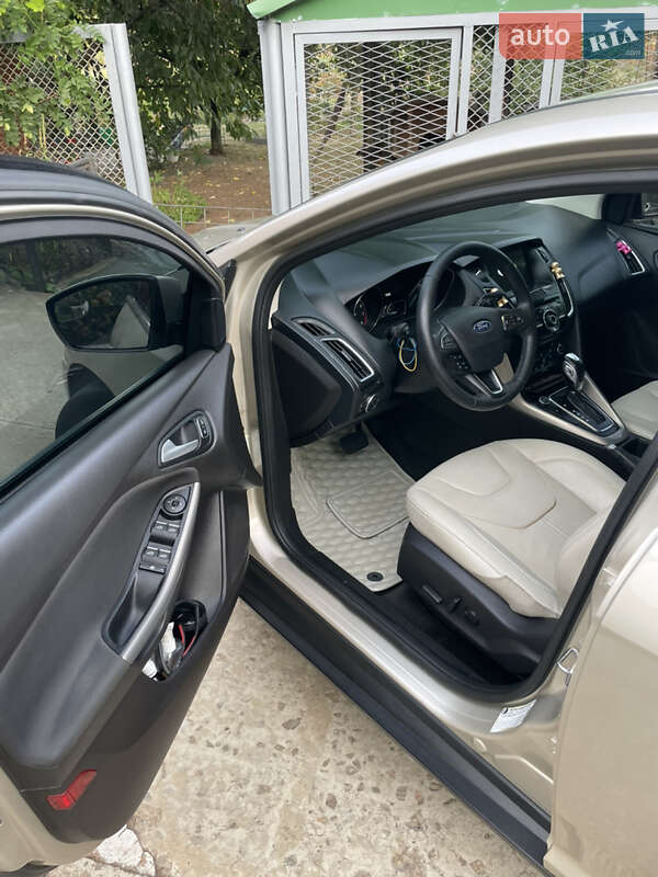 Хэтчбек Ford Focus 2017 в Полтаве фото 3 Хэтчбек Ford Focus 2017 в Полтаве