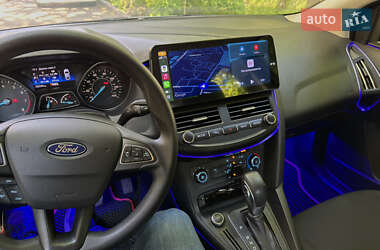 Седан Ford Focus 2017 в 