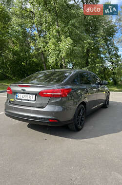 Седан Ford Focus 2015 в 