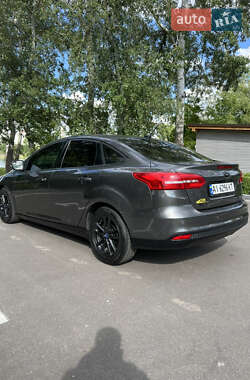 Седан Ford Focus 2015 в 