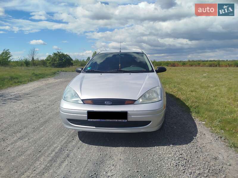 Седан Ford Focus 2000 в Рокитном