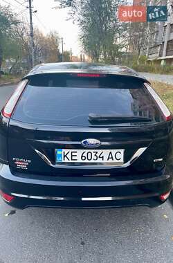 Хэтчбек Ford Focus 2010 в 