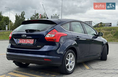 Хэтчбек Ford Focus 2012 в 