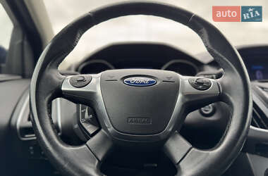 Хэтчбек Ford Focus 2012 в 