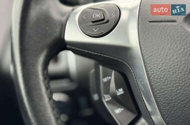 Хэтчбек Ford Focus 2012 в 