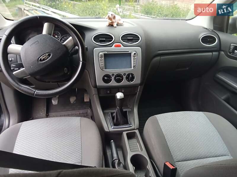 Хэтчбек Ford Focus 2007 в 