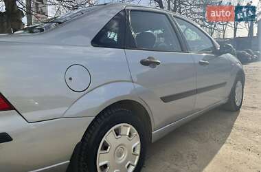 Седан Ford Focus 2004 в 
