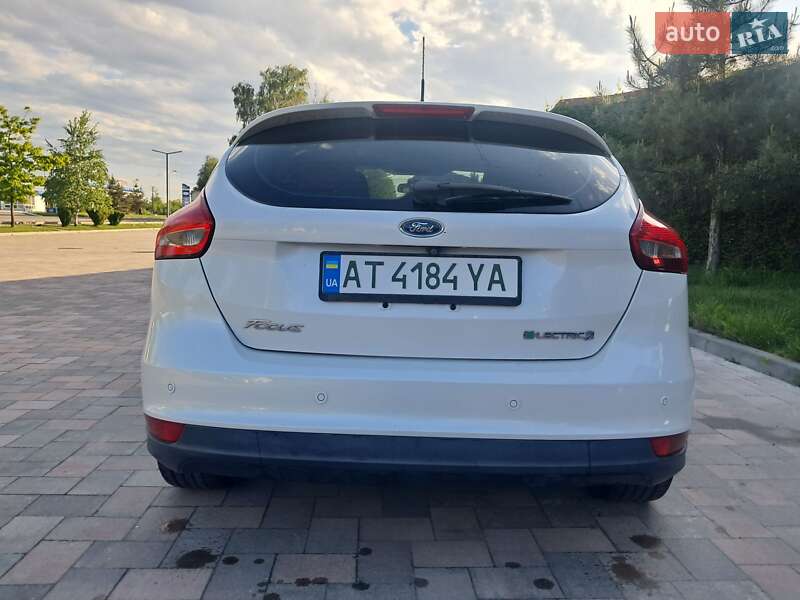 Хетчбек Ford Focus 2015 в Івано-Франківську