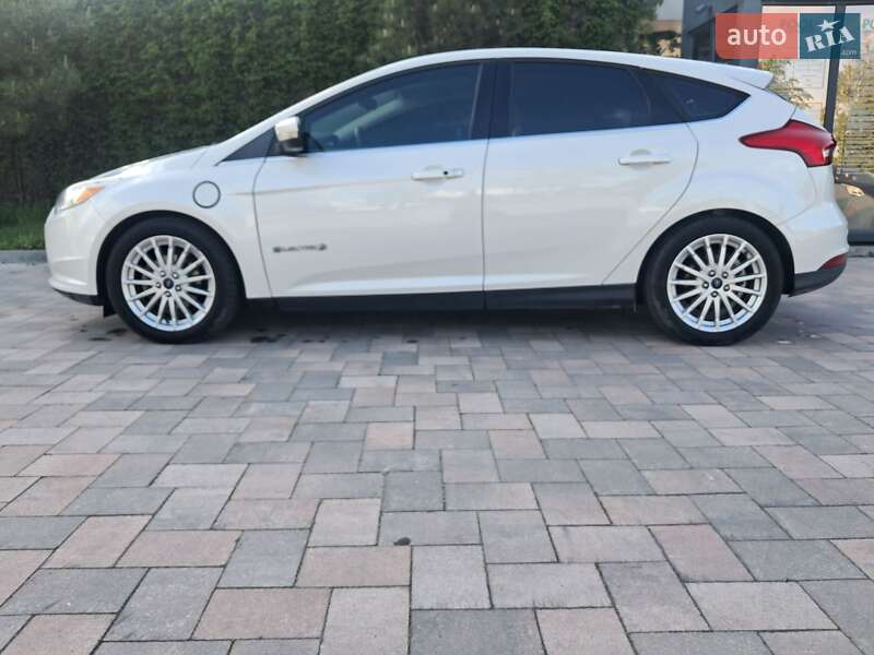 Хетчбек Ford Focus 2015 в Івано-Франківську