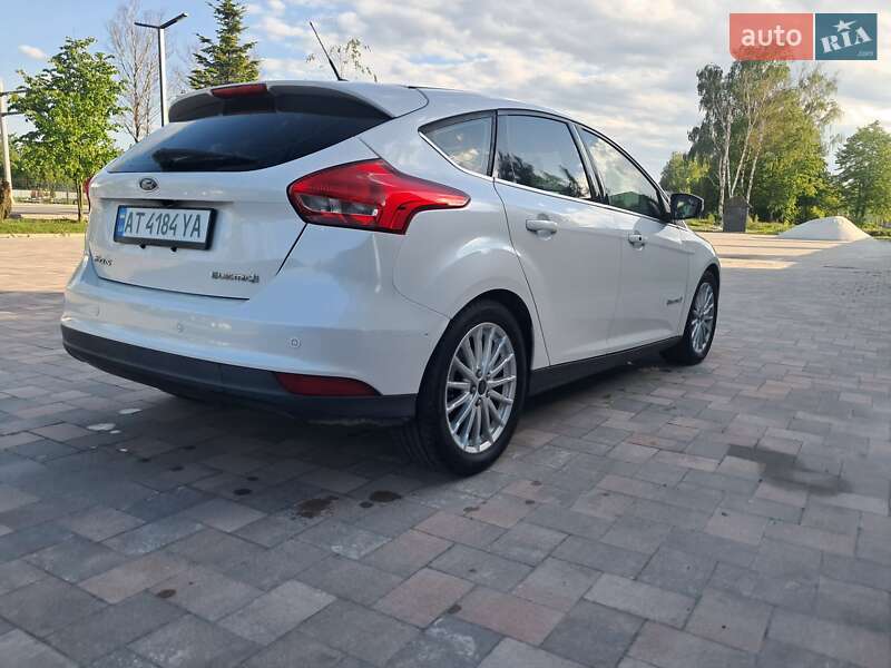 Хетчбек Ford Focus 2015 в Івано-Франківську