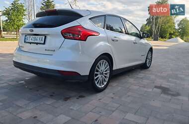 Хэтчбек Ford Focus 2015 в 